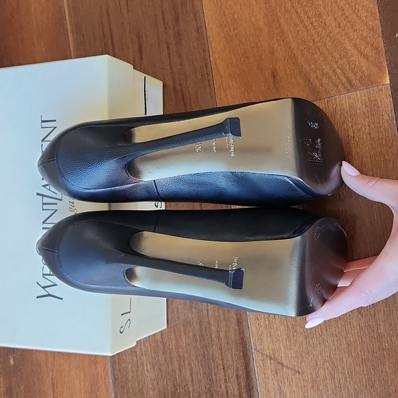 New Yves Saint Laurent Tribute Pump - Picture 3 of 6